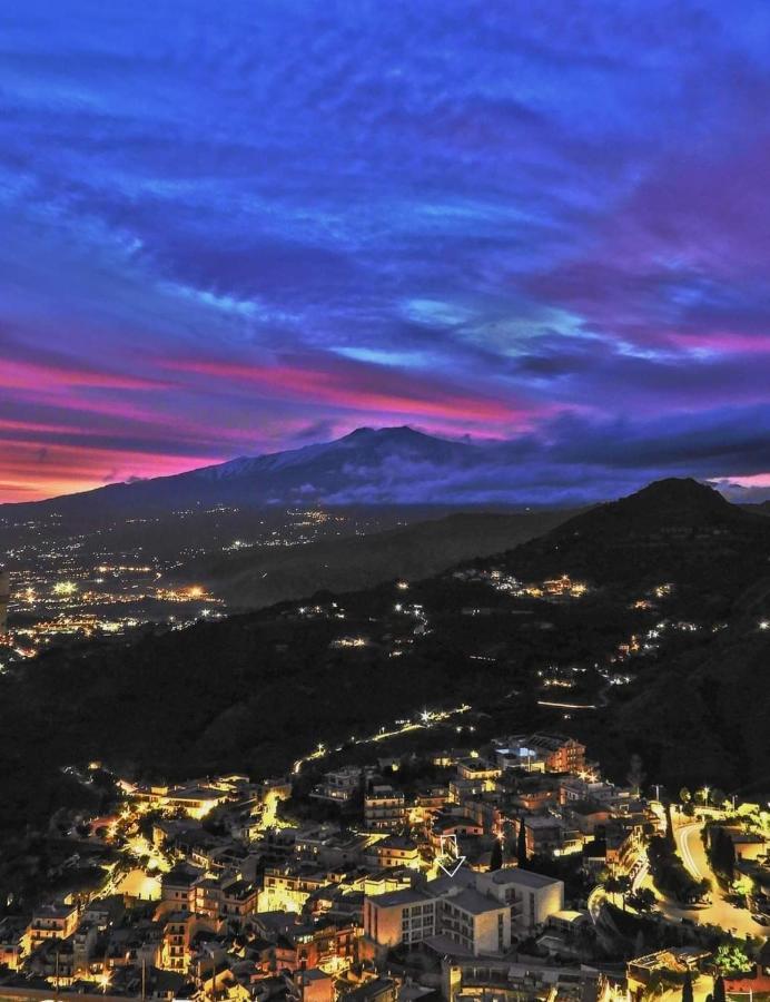 Minerva Luxury Town Center , Pool And Parking Apartment Taormina Luaran gambar