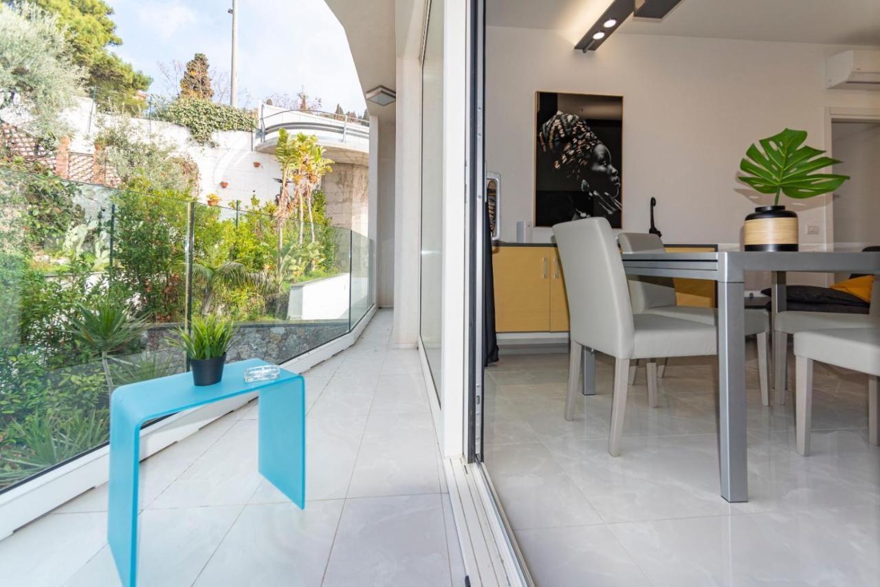 Minerva Luxury Town Center , Pool And Parking Apartment Taormina Luaran gambar