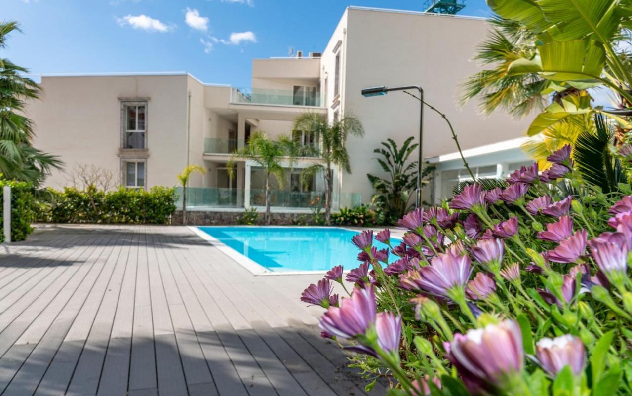 Minerva Luxury Town Center , Pool And Parking Apartment Taormina Luaran gambar