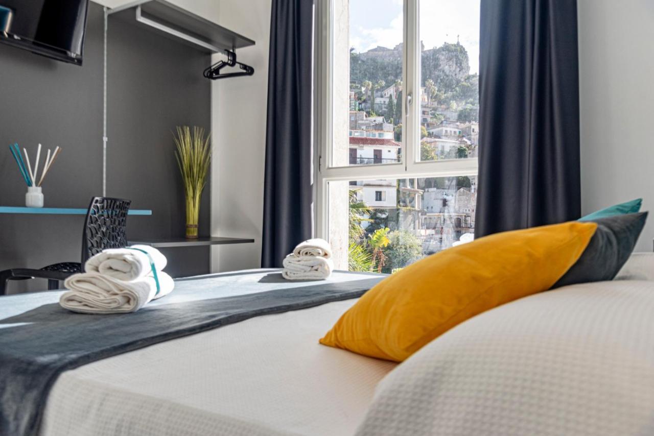 Minerva Luxury Town Center , Pool And Parking Apartment Taormina Luaran gambar